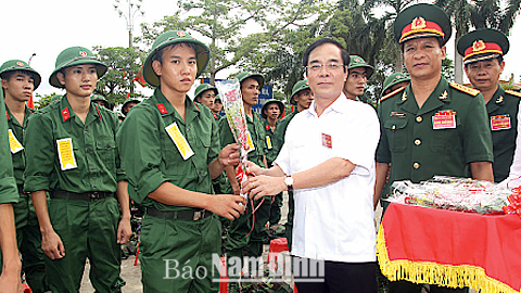 Thành phố Nam Định; các huyện: Hải Hậu, Mỹ Lộc, Nam Trực và Trực Ninh tổ chức ngày hội giao quân