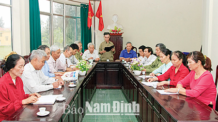 Huyện ủy Mỹ Lộc tăng cường công tác giáo dục chính trị,  tư tưởng cho cán bộ, đảng viên