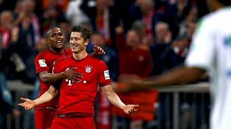 Lewandowski bùng nổ giúp Bayern Munich đại thắng Wolfsburg