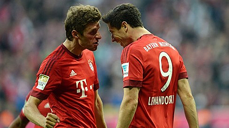 Lewandowski và Muller lập cú đúp, Bayern thắng đậm Dortmund