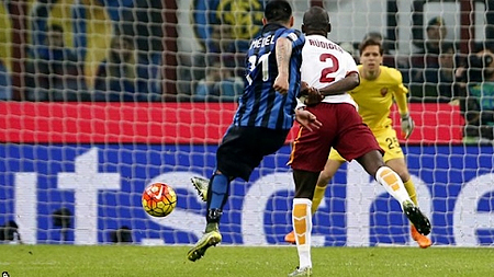 Vòng 11 Serie A: Thắng AS Roma 1-0, Inter Milan chiếm ngôi đầu