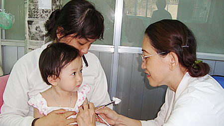 Khuyến cáo cho trẻ uống vắc-xin bại liệt đầy đủ
