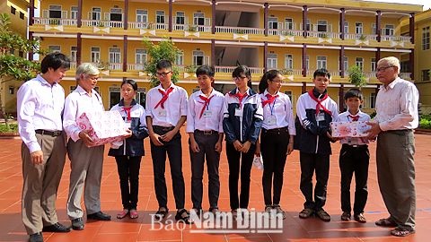 Phong trào xây dựng gia đình hiếu học, dòng họ hiếu học, cộng đồng khuyến học ở Giao Thủy