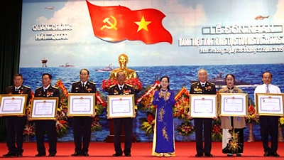 Trao tặng danh hiệu Anh hùng LLVTND cho 7 cựu chiến binh Hải quân