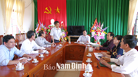 Sinh hoạt chi bộ thôn, xóm ở Đảng bộ xã Nghĩa Thái