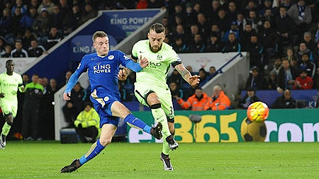 Cuộc đua Premier League: Leicester City chưa đủ sức vô địch