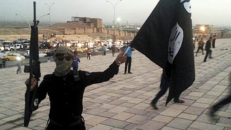 Mỹ không kích phá hủy kho chứa tiền mặt của IS