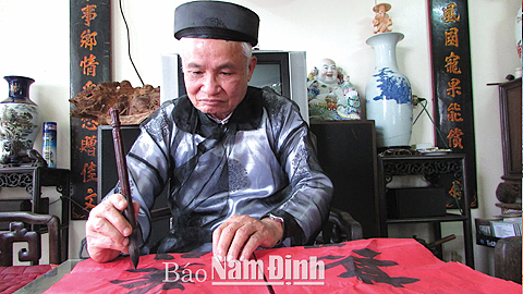 Thú chơi câu đối Tết - Nét đẹp văn hoá của người Việt