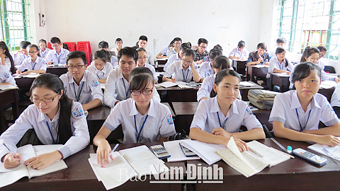 Hướng nghiệp cho học sinh chuẩn bị dự thi trung học phổ thông quốc gia năm 2016