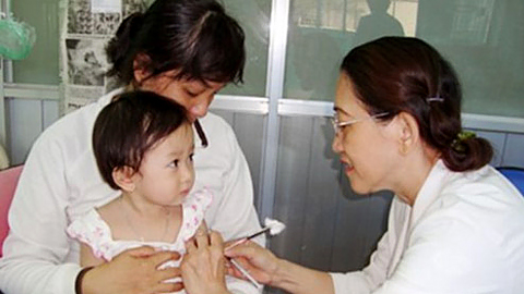 Triển khai tiêm vắc-xin viêm não Nhật Bản cho trẻ 6-14 tuổi