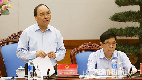Thủ tướng Nguyễn Xuân Phúc chủ trì hội nghị về bảo đảm an toàn vệ sinh thực phẩm