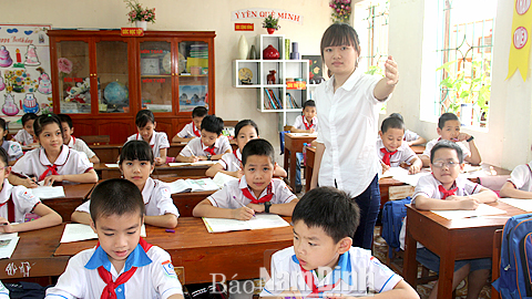 Đảng bộ huyện Ý Yên đưa việc học tập và làm theo tấm gương đạo đức Hồ Chí Minh đi vào nền nếp