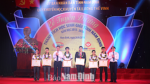 Lễ tuyên dương thành tích học sinh giỏi năm học 2015-2016