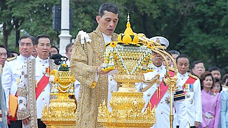 Thủ tướng Thái Lan tuyên bố Hoàng Thái tử Maha Vajiralongkorn kế nhiệm Nhà Vua Bhumibol Adulyadej