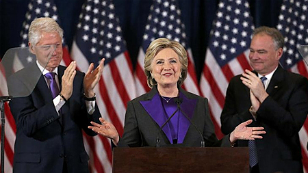 Bà Clinton và Tổng thống Obama cam kết hợp tác với ông Trump