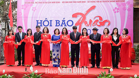 Khai mạc Hội Báo Xuân Đinh Dậu 2017