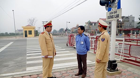 Triển khai các giải pháp cấp bách phòng ngừa tai nạn giao thông tại đường ngang qua đường sắt