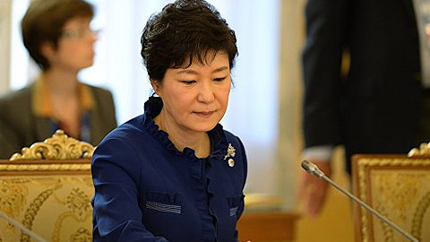 Cựu Tổng thống Hàn Quốc Pắc Cưn Hê bị bắt giữ