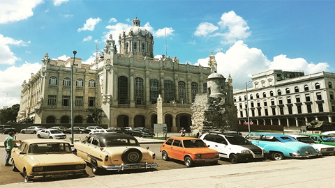 Cu-ba đầu tư phát triển du lịch bền vững