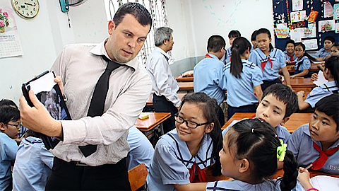 Đẩy mạnh việc đưa giáo viên nước ngoài vào dạy tiếng Anh trong các trường phổ thông