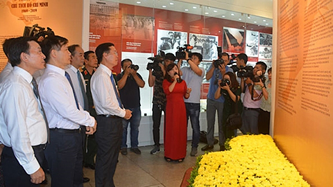 Trưng bày hơn 250 tài liệu, hiện vật, hình ảnh thực hiện Di chúc của Chủ tịch Hồ Chí Minh