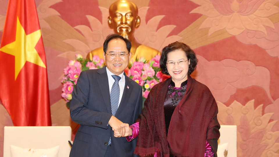 Chủ tịch Quốc hội Nguyễn Thị Kim Ngân tiếp Đại sứ Hàn Quốc