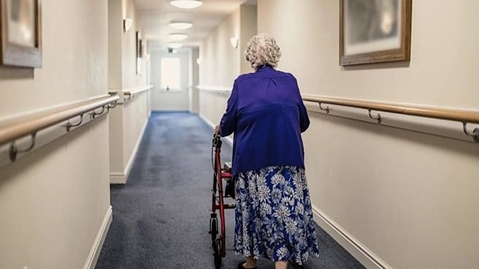 Anh mở rộng đối tượng làm xét nghiệm virus SARS-CoV-2