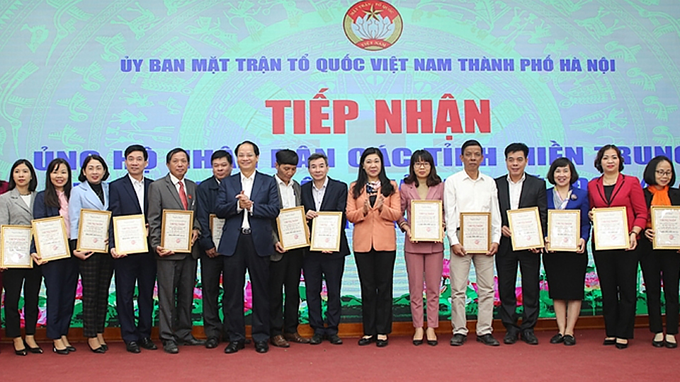 Hà Nội: Tiếp nhận gần 28 tỷ đồng ủng hộ các tỉnh miền Trung