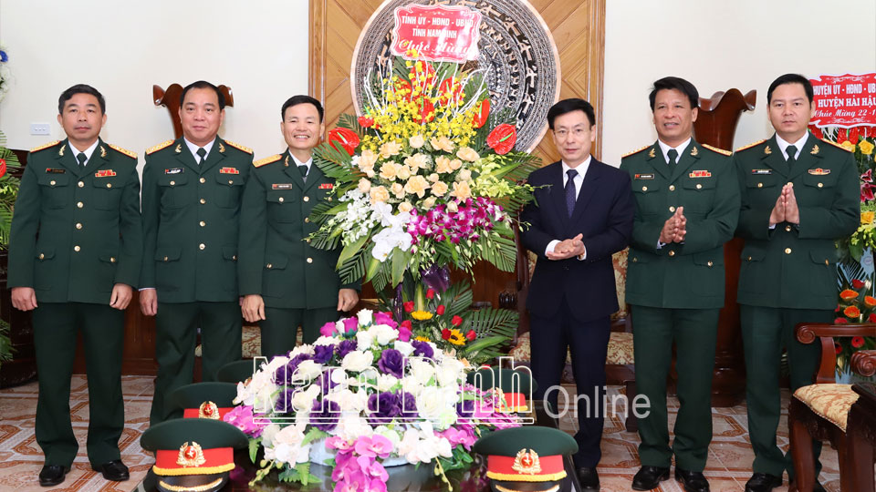 Đồng chí Chủ tịch UBND tỉnh đi thăm, chúc mừng nhân kỷ niệm 76 năm ngày thành lập Quân đội nhân dân Việt Nam