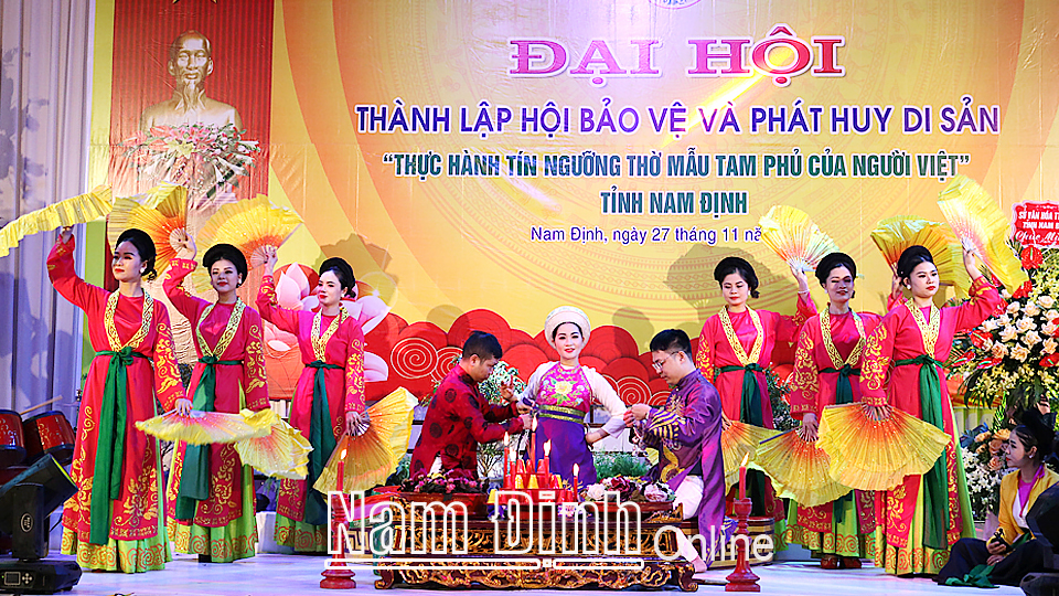 Phát huy vai trò của cộng đồng trong bảo tồn giá trị di sản văn hóa &quot;Tín ngưỡng thờ Mẫu Tam phủ của người Việt&quot;