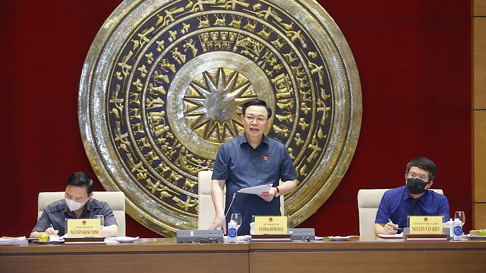 Chủ tịch Quốc hội Vương Đình Huệ:  Khắc phục 2 khuynh hướng làm giảm &quot;tuổi thọ&quot; của luật