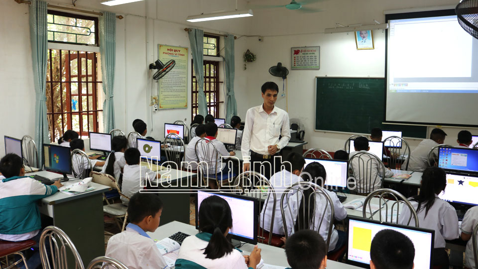 Ứng dụng công nghệ thông tin phục vụ dạy và học ở Trường Tiểu học Hải Nam