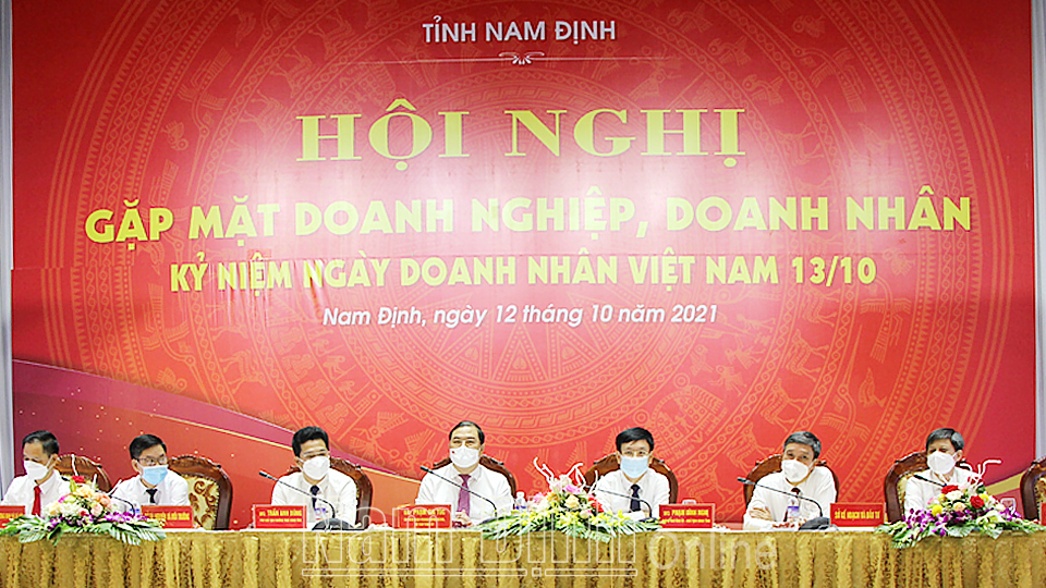 Hội nghị gặp mặt, đối thoại với các doanh nghiệp nhân Ngày Doanh nhân Việt Nam