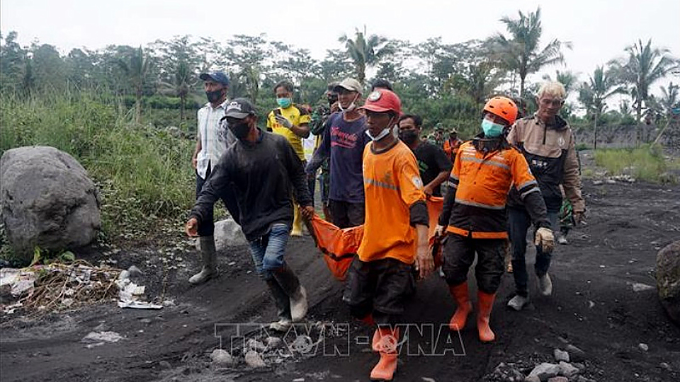 Thêm nhiều nạn nhân thiệt mạng trong vụ núi lửa phun trào ở Indonesia