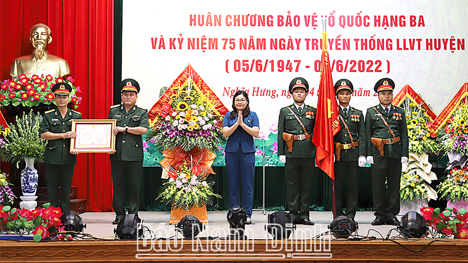 Huyện Nghĩa Hưng tổ chức đón nhận Huân chương Bảo vệ Tổ quốc hạng Ba