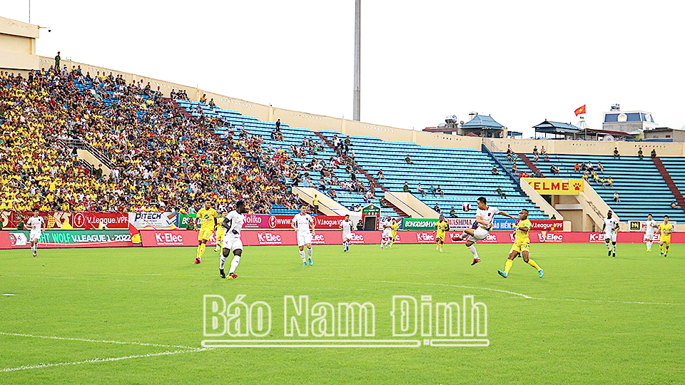 CLB Bình Dương chật vật giành chiến thắng trước CLB Nam Định tại vòng 5 V-League
