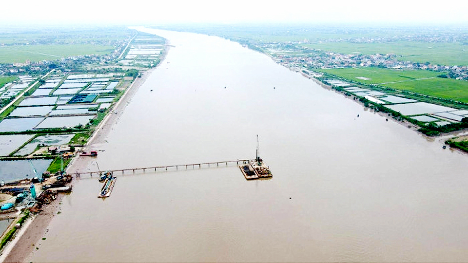 UBND tỉnh Nam Định là cơ quan chủ quản Dự án đầu tư cầu vượt sông Đáy nối tỉnh Ninh Bình và tỉnh Nam Định