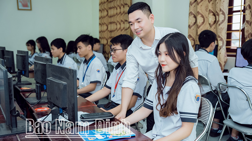 Chuyển đổi số góp phần nâng cao chất lượng dạy và học ở Trường THPT chuyên Lê Hồng Phong
