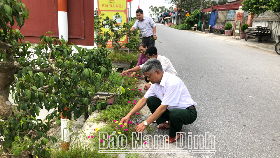 Cựu chiến binh Mỹ Lộc tham gia bảo vệ môi trường