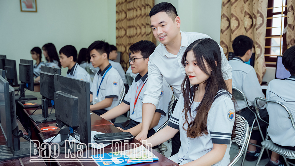 Quỹ LHP Talents trao 77 suất học bổng trị giá 268 triệu đồng cho học sinh đạt giải quốc gia năm học 2020-2021