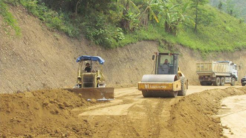 Lai Châu: Đẩy nhanh tiến độ thi công đường hành lang biên giới