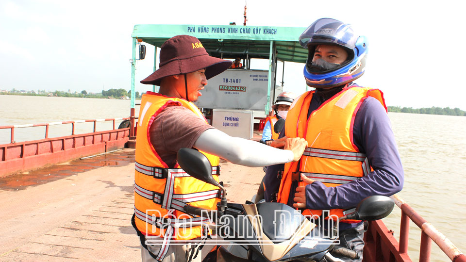 Giao Thuỷ tăng cường các giải pháp đảm bảo trật tự an toàn giao thông đường thuỷ nội địa