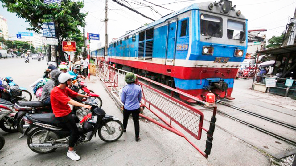 Lắp đặt hệ thống thiết bị báo tàu tại đường ngang có gác