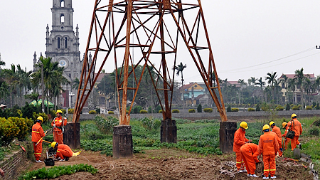 Sửa chữa hệ thống đường dây tải điện 110kV Trình Xuyên, cung ứng điện cho Thành phố Nam Định và huyện Vụ Bản.