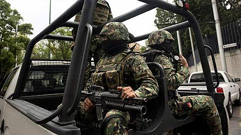 Quân đội Mexico tham gia một chiến dịch truy quét tội phạm.