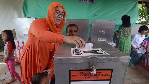 Cử tri Indonesia đi bầu cử. Ảnh: AFP.