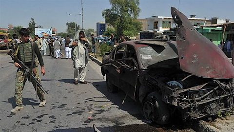 Hiện trường một vụ đánh bom tại Afghanistan. Ảnh: TTXVN