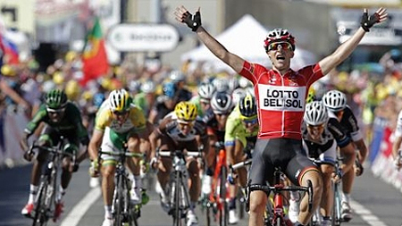  Tony Gallopin (áo đỏ) về nhất chặng 11. (Ảnh: AP). 