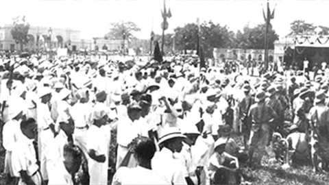 Các tầng lớp nhân dân trên Quảng trường Ba Đình ngày 2-9-1945.