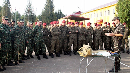 Hình ảnh chuẩn bị cho cuộc tập trận.